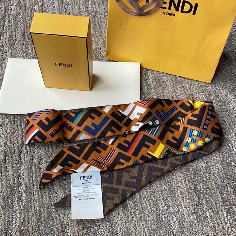 Fendi signature Wrappy